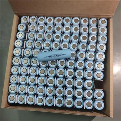 Trimitem 6000 buc 18650 3.6V 3200mAh baterii reîncărcabile Li-Ion în Franța.