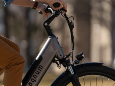 Pot pune o baterie de 48 V pe bicicleta electrică de 36 V