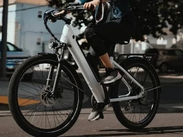 Cât de repede poate merge o EBike de 36 V?