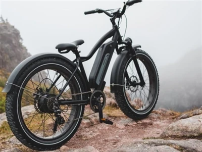 Puteți pune o baterie mai mare pe o bicicletă electrică?